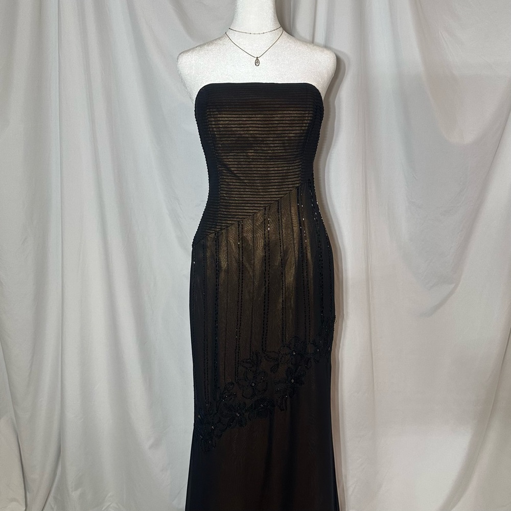 Elegant Black Strapless Evening Dress